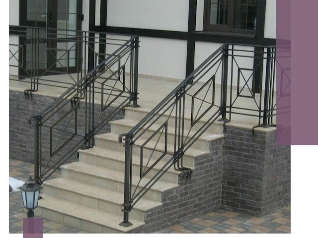 Перила для крыльца в Инте — монтаж, изготовление и установка