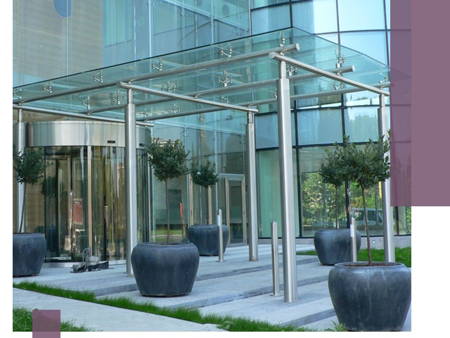 Навесы из стекла на заказ в Инте — монтаж и установка